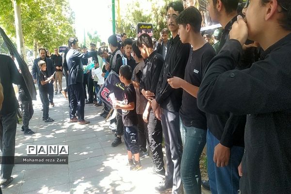 اجتماع دانش‌آموزی عاشقان قرآن در کاشمر