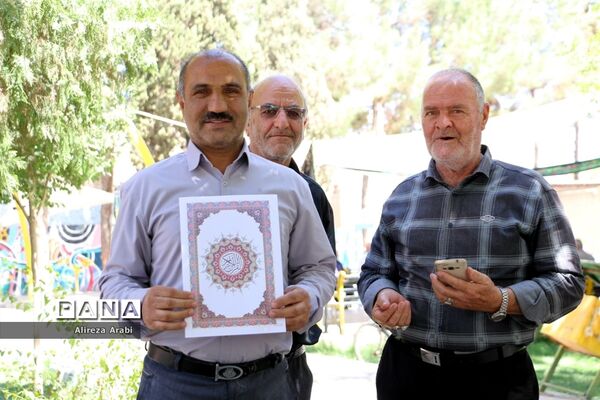 اجتماع دانش‌آموزی عاشقان قرآن در کاشمر