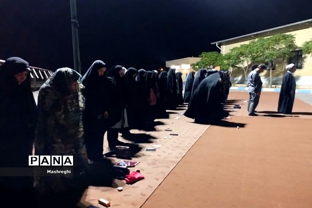 حضور دانش‌آموزان سمپاد و نمونه دولتی در برنامه مانور رزم شبانه