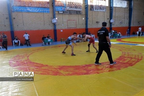 مرحله فینال رقابت‌های کشتی آزاد و فرنگی دانش‌آموزان خراسان شمالی