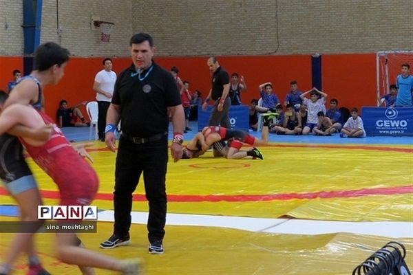 مرحله فینال رقابت‌های کشتی آزاد و فرنگی دانش‌آموزان خراسان شمالی