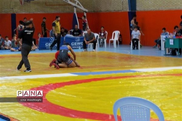 مرحله فینال رقابت‌های کشتی آزاد و فرنگی دانش‌آموزان خراسان شمالی