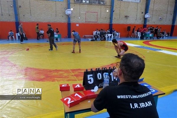 مرحله فینال رقابت‌های کشتی آزاد و فرنگی دانش‌آموزان خراسان شمالی