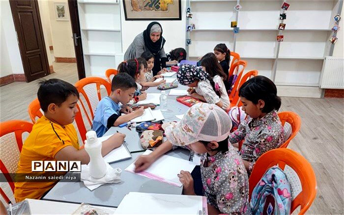 نقاشی و یادگیری آن به ذهن دانش‌‌آموزان پویایی و خلاقیت می‌بخشد/فیلم