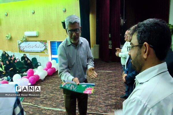 تجلیل از مربیان  و فعالان سازمان دانش آموزی منطقه شبانکاره