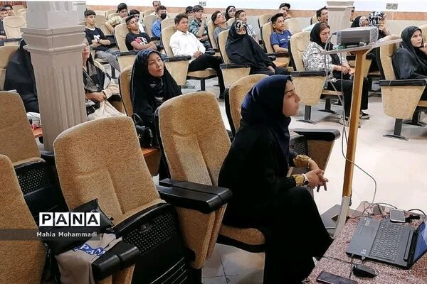 برگزاری همایش هدایت تحصیلی ویژه دانش‌آموزان پایه‌ نهم در شهرستان پیشوا