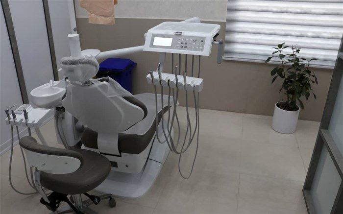 ایمپلنت و رادیولوژی تک دندان به درمانگاه شهدا آمد