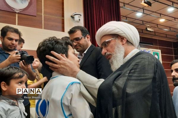 اجتماع خواهران آرمان مدافعان حریم خانواده در بوشهر