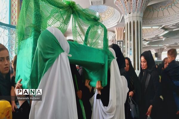 مراسم شیرخوارگان در مصلی بزرگ امام خمینی (ره) شهرکرد