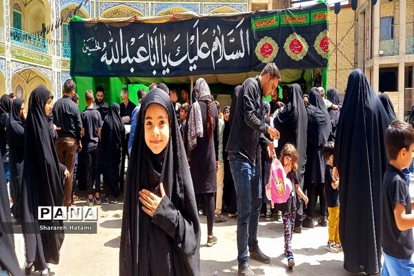 مراسم شیرخوارگان در مصلی بزرگ امام خمینی (ره) شهرکرد