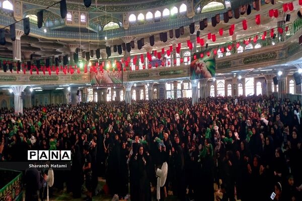 مراسم شیرخوارگان در مصلی بزرگ امام خمینی (ره) شهرکرد