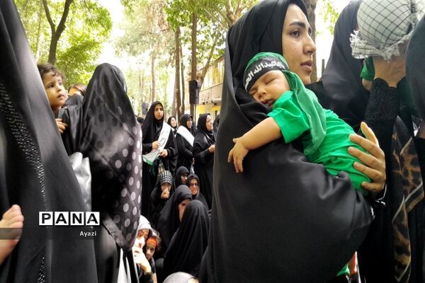 مراسم شیرخوارگان حسینی در گذر فرهنگی چهارباغ اصفهان