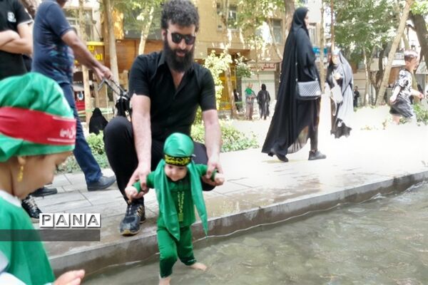 مراسم شیرخوارگان حسینی  در گذر فرهنگی چهارباغ اصفهان