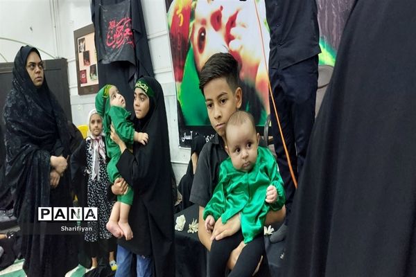 مراسم شیرخوارگان حسینی در مصلی شهر گز برخوار