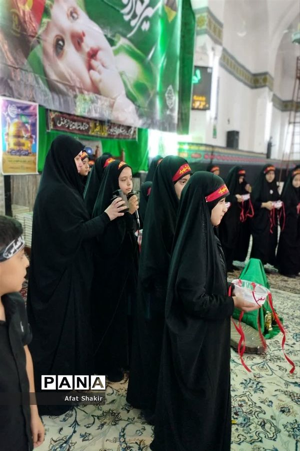 اجرای سرود ریحانه‌های حسینی دبستان قرآنی ریاحین در همایش شیرخوارگان حسینی یزد