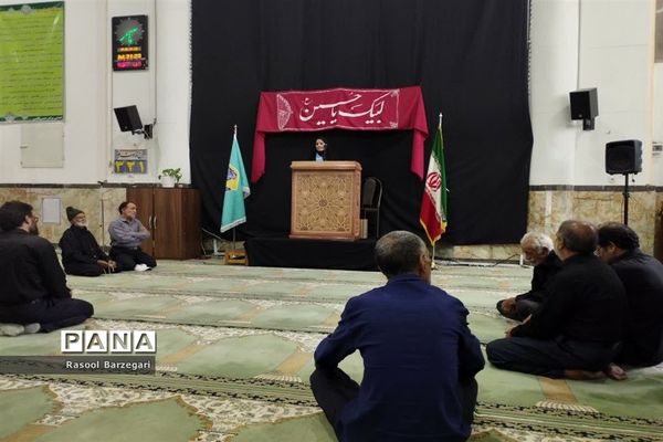 قرائت بیانیه عفاف و حجاب در نماز جمعه بافق توسط رئیس مجلس دانش‌آموزی دختران بافق