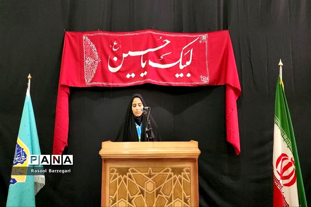 قرائت بیانیه عفاف و حجاب در نماز جمعه بافق توسط رئیس مجلس دانش‌آموزی دختران بافق