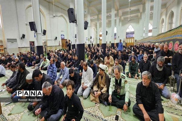 قرائت بیانیه عفاف و حجاب در نماز جمعه بافق توسط رئیس مجلس دانش‌آموزی دختران بافق