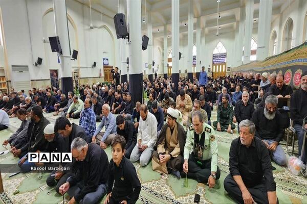 قرائت بیانیه عفاف و حجاب در نماز جمعه بافق توسط رئیس مجلس دانش‌آموزی دختران بافق