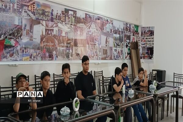 مراسم آماده‌سازی هیأت پیشتازان حسینی با حضور خبرنگاران پانا و اعضای مجلس دانش‌آموزی