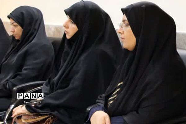 تقدیر از بانوان محجبه ورزشکار رودهن توسط امام جمعه