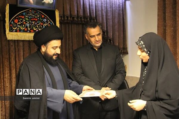 تقدیر از بانوان محجبه ورزشکار رودهن توسط امام جمعه