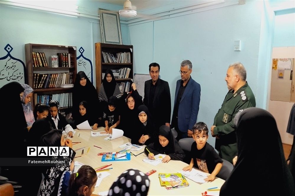 حضور کارکنان اداره آموزش‌و‌پرورش در هیات دختران حاج قاسم شهرستان خلیل‌آباد