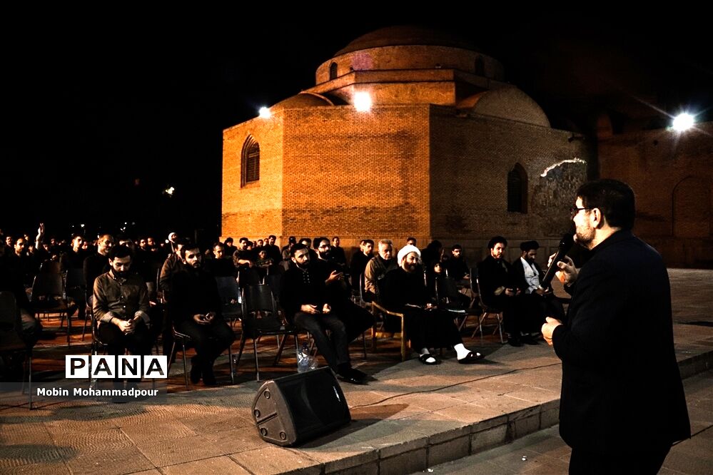 مراسم سوگواری اباعبدالله الحسین (ع) در مسجد کبود تبریز