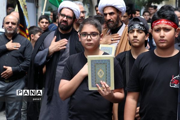 راهپیمایی دانش‌آموزان منطقه 3 در محکومیت هتک حرمت به ساحت مقدس قرآن کریم