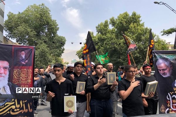 راهپیمایی دانش‌آموزان منطقه 3 در محکومیت هتک حرمت به ساحت مقدس قرآن کریم