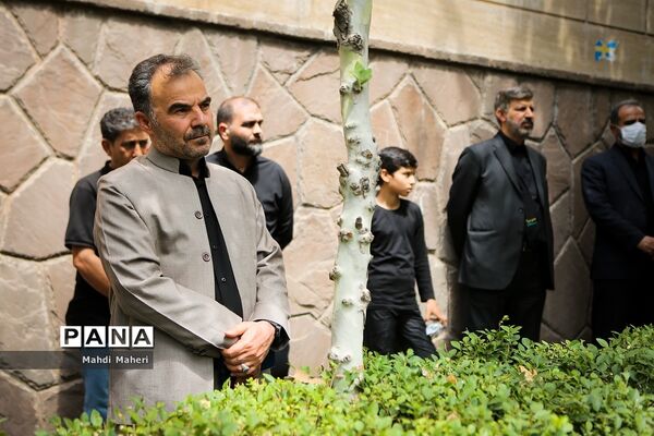 تجمع نمایندگان هیات‌های دانش‌آموزی مقابل سفارت سوئد