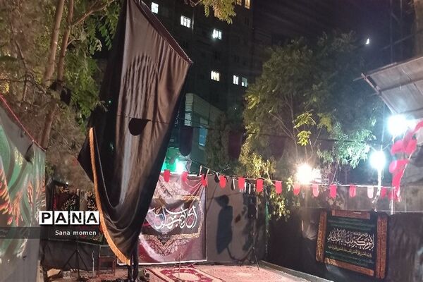پذیرایی از عاشقان اباعبدالله الحسین(ع) در موکب‌های مشهد مقدس