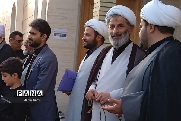 مراسم سوگواری دانش‌آموزان دختر و پسر متوسطه اول و دوم در مسجد خاتم الانبیاء