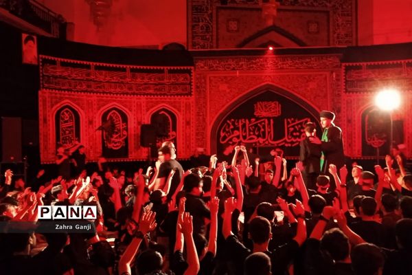 مراسم سوگواری دانش‌آموزان دختر و پسر متوسطه اول و دوم در مسجد خاتم الانبیاء