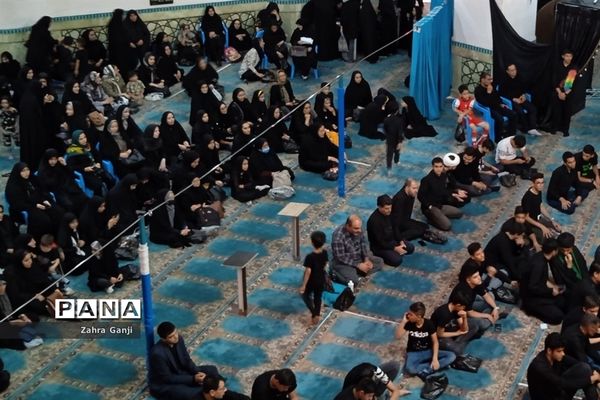 مراسم سوگواری دانش‌آموزان دختر و پسر متوسطه اول و دوم در مسجد خاتم الانبیاء