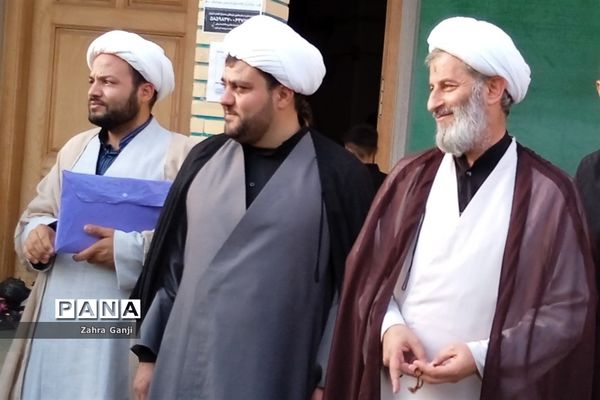 مراسم سوگواری دانش‌آموزان دختر و پسر متوسطه اول و دوم در مسجد خاتم الانبیاء