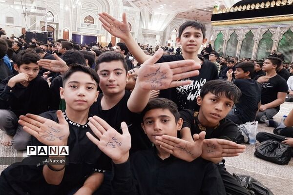 برگزاری سوگواره احلی من العسل در مرقد مطهر امام خمینی (ره)