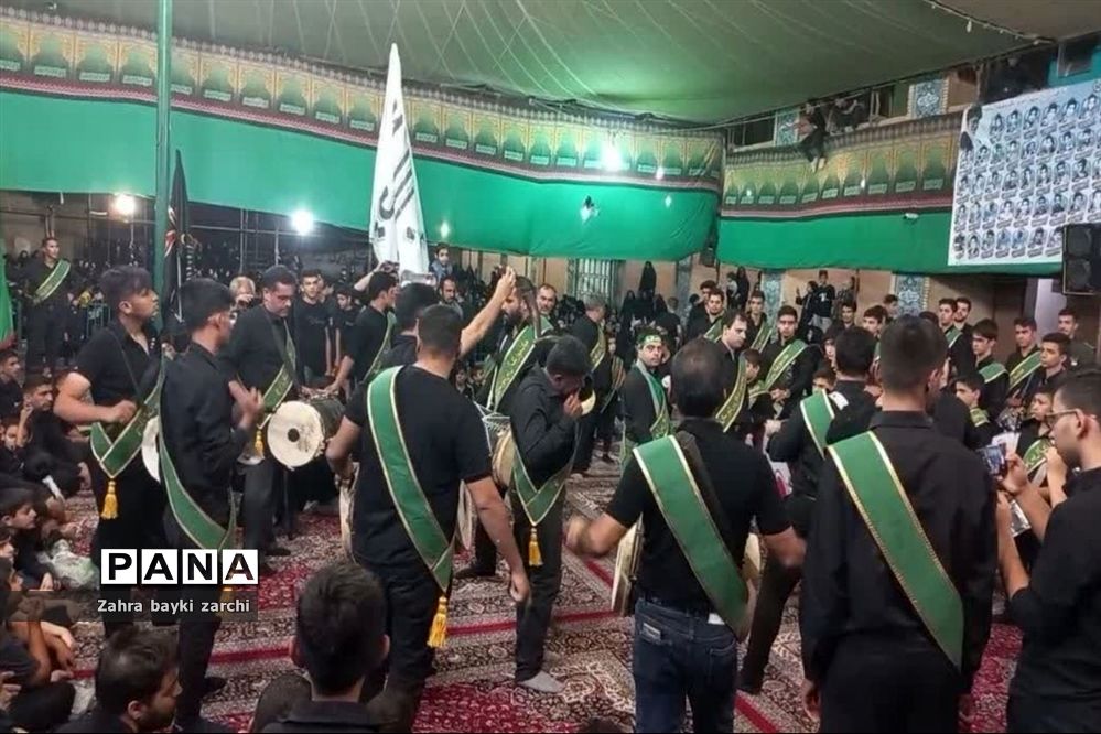 مراسم عزاداری و روضه‌خوانی دهه اول محرم در حسینیه بزرگ شهرستان زارچ