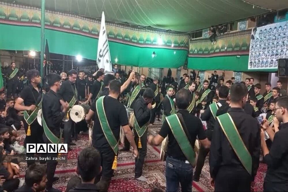 مراسم عزاداری و روضه‌خوانی دهه اول محرم در حسینیه بزرگ شهرستان زارچ