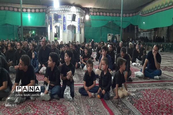 مراسم عزاداری و روضه‌خوانی دهه اول محرم در حسینیه بزرگ شهرستان زارچ