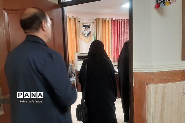 بازدید ناظران استانی از کانون ارزیابی و مصاحبه آزمون استخدامی آموزگاران منطقه رودهن