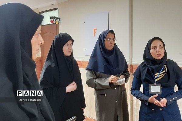 بازدید ناظران استانی از کانون ارزیابی و مصاحبه آزمون استخدامی آموزگاران منطقه رودهن