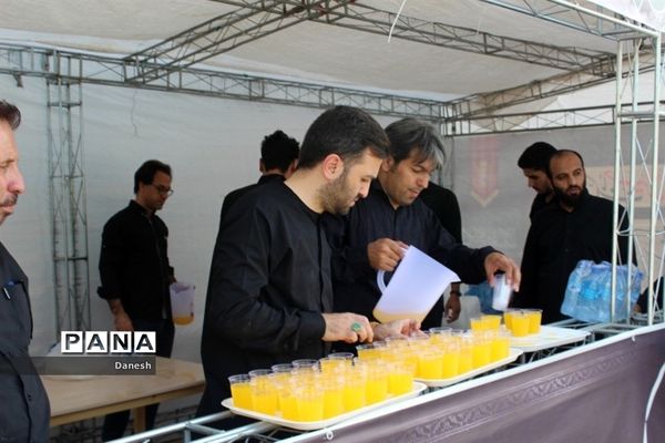 سوگواره «احلی من العسل»  با حضور دانش‌آموزان ‌در حرم مطهر امام خمینی‌(ره )