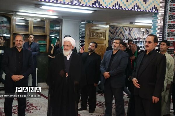 ندای لبیک به امام حسین (ع)‌ دانش‌آموزان ‌یزدی در همایش ‌احلی من العسل