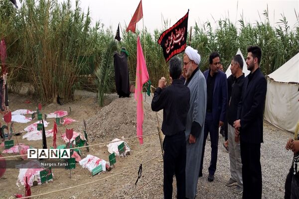 افتتاح نمایشگاه «غنچه‌های خونین» جعفرآباد قم