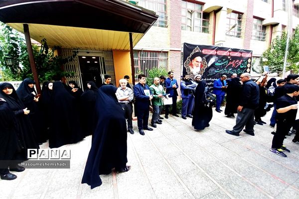 تجمع فرهنگیان منطقه 12 در محکومیت اهانت به قرآن کریم