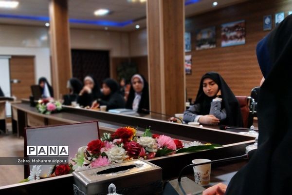برگزاری کارگاه سواد رسانه با حضور فرمانده واحدهای بسیج دانش‌آموزی در ناحیه یک بهارستان