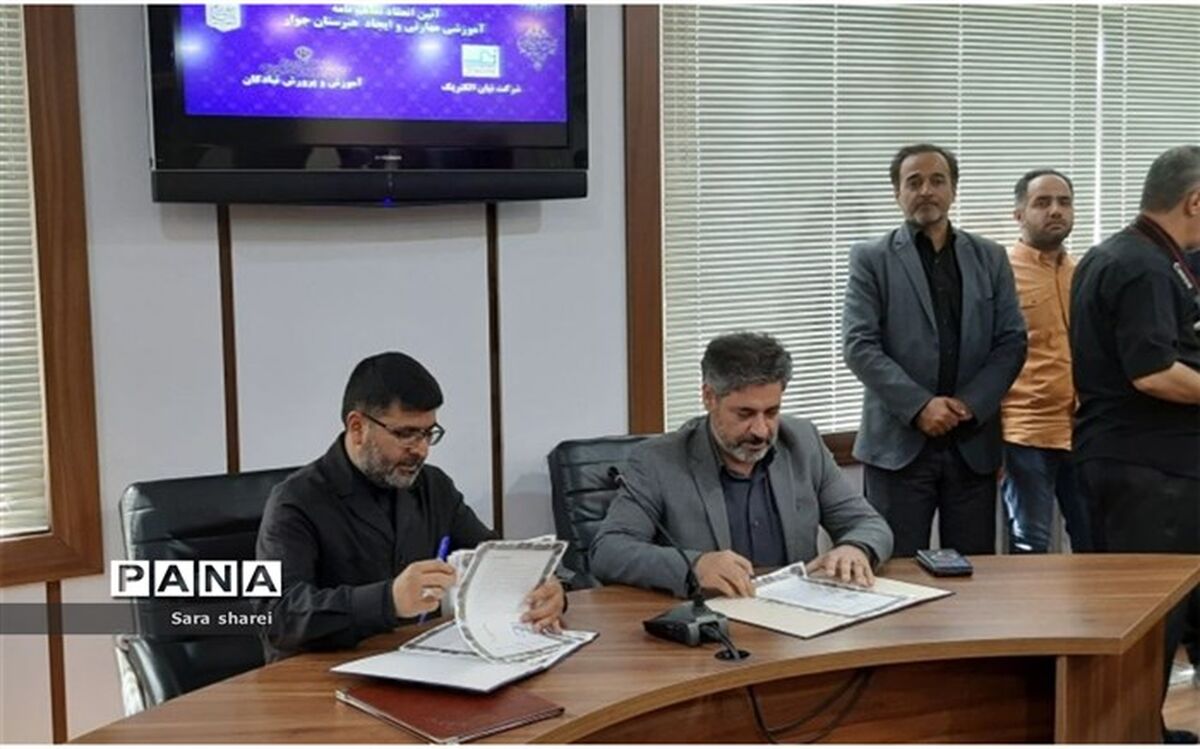 انعقاد ۳ تفاهم‌نامه آموزشی و مهارتی هنرستان جوار تبادکان