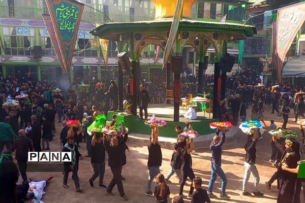 مراسم شبیه‌خوانی  روز تاسوعا در شهر رینه