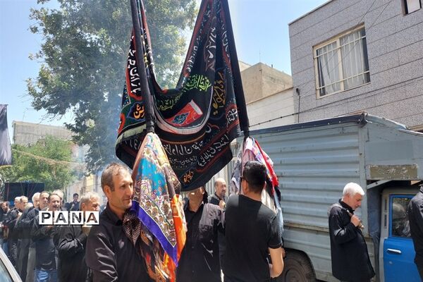 دسته عزاداری مردم چرمخوران کرج در تاسوعای حسینی